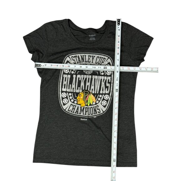 RARE Reebok Stanley Cup 2013 Blackhawks Champions Womens Gray TShirt Size M - Picture 7 of 7